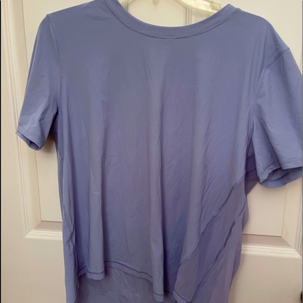 Lululemon lilac top with mesh on side